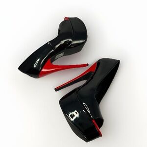 Size 8 Women’s Ellie Platform Heels!